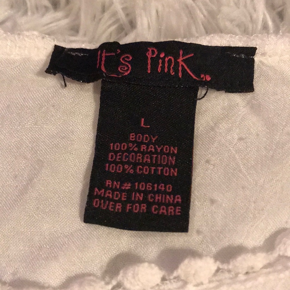 White long sleeve crop top w/ lace at the bottom🤍 - Picture 2 of 2